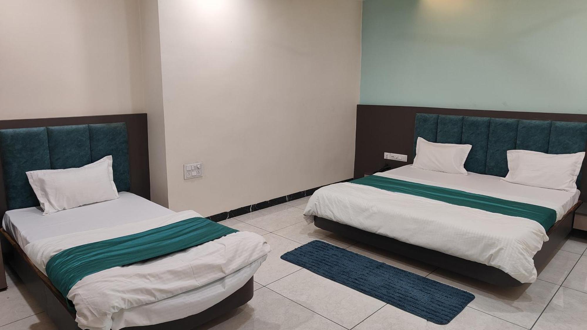 Yashomati Hotel Maheshwar 외부 사진